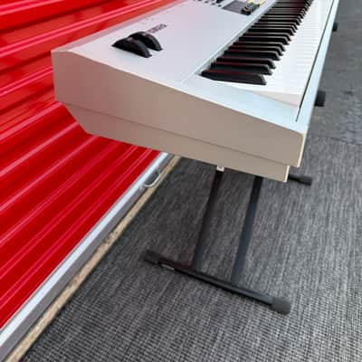 Yamaha MO8 88-Key Workstation Synthesizer Keyboard w/ Power Supply - Tested image 2