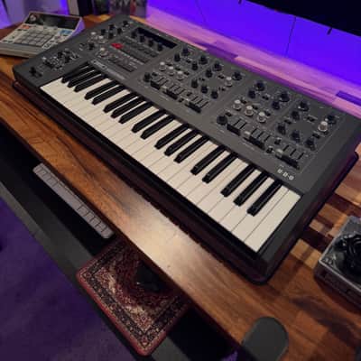 UDO DMNO 8-voice Polyphonic Hybrid Keyboard Synthesizer - Black image 1