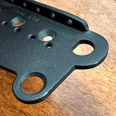 Left Handed G&L Dual Fulcrum Vibrato Bridge Plate 1980-2000 - Black image 4