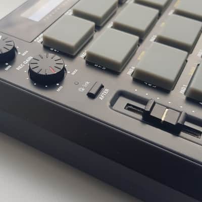 Akai MPC500 Music Production Center 2006 - 2013 - Black image 6