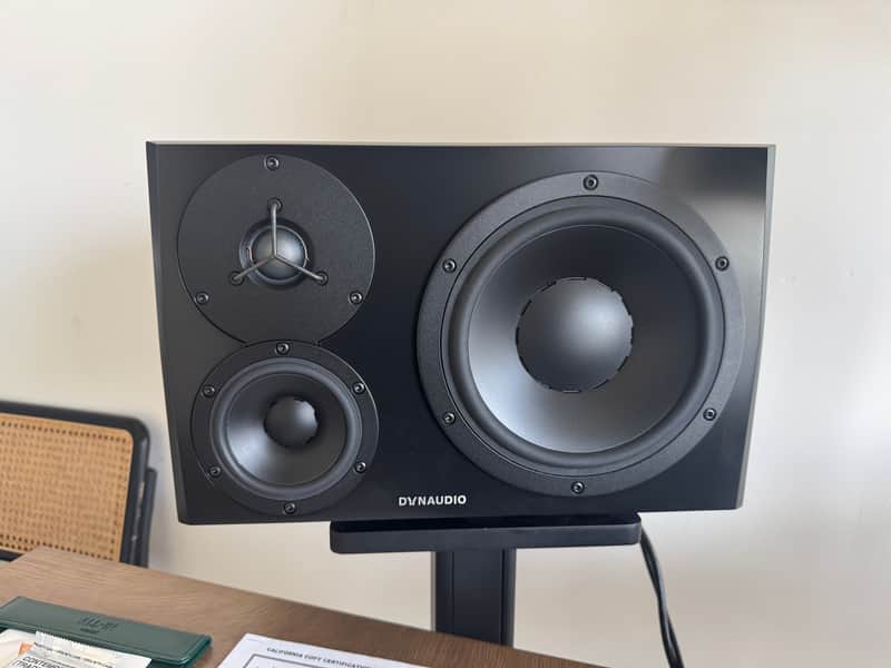 Dynaudio LYD 48 3-Way Active Studio Monitor (Left) 2017 - 2019 - White image 1