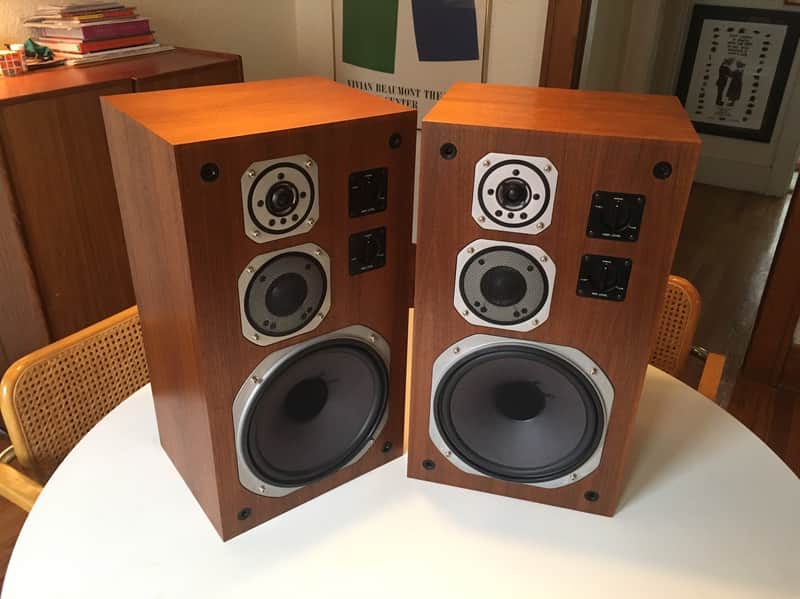 Near Mint Yamaha NS-670 3 Way Audiophile Acoustic Suspension