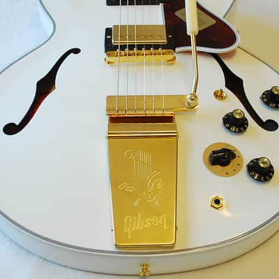 Gibson ES-355 Varitone Maestro Antique White image 9