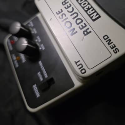Behringer NR300 Noise Reducer Pedal 2010s - Standard image 7