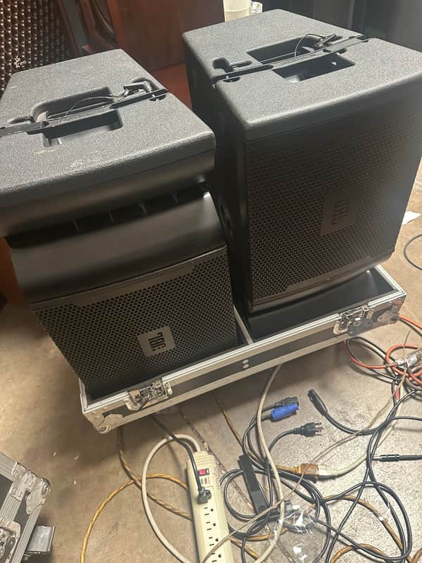 JBL VRX932LAP 12" 2-Way Powered Compact Line Array Speaker 2010s - Black image 1