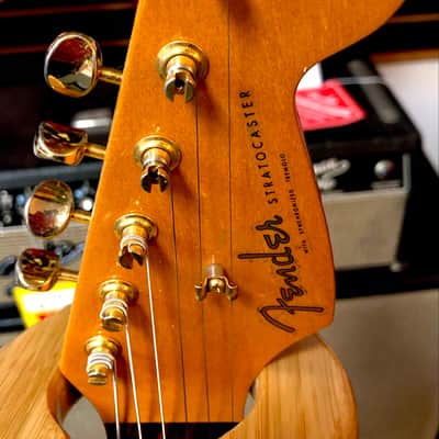 Fender '97 Collector's Edition Stratocaster 1997 - 3-Color Sunburst image 2