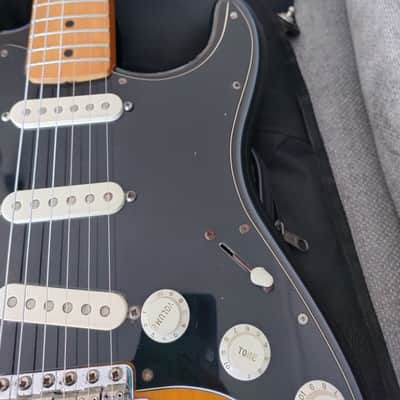 2006 Fender Classic Series '50s Stratocaster 2-Color Sunburst w/GIGBAG image 13