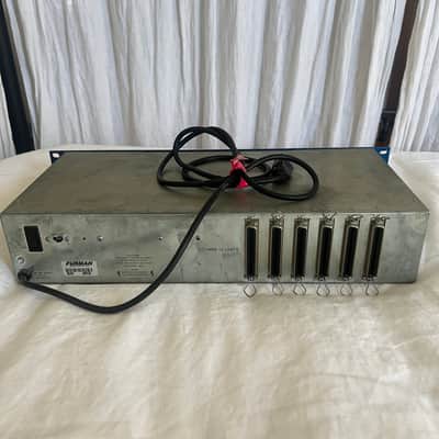 Furman HDS-16 + 2x HRM-16 Headphone Distribution System + 50-Pin Cable image 5