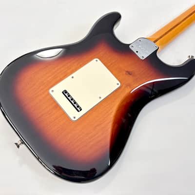Fender Stratocaster American Deluxe V Neck 2011 Sunburst image 15