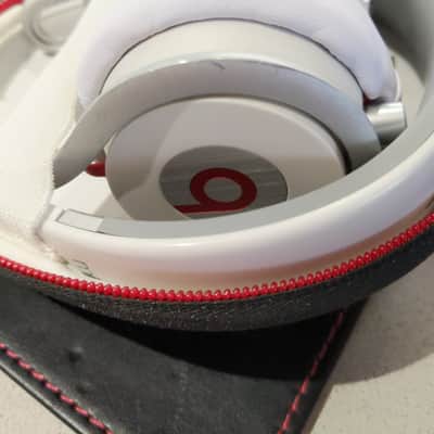 Beats by Dre Mixr image 4