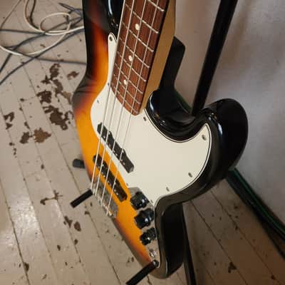 Fender Standard Jazz Bass with Rosewood Fretboard 2004 - Brown Sunburst image 8