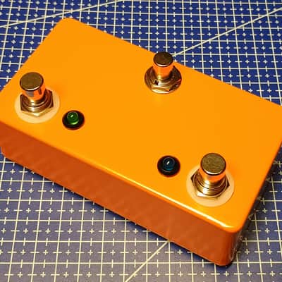 2-in-1 Footswitch (2 button latching and 1 button momentary tap tempo) image 2