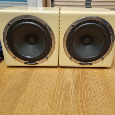 Avantone Pro Active MixCubes (Pair) 2011 - Present - Buttercream image 1
