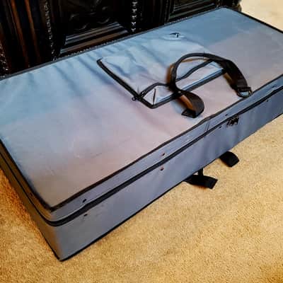 CUSTOM-BUILT KEYBOARD/SYNTHESIZER TRAVEL CARRYING CASE/BAG image 4