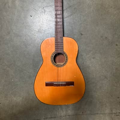 Fina acoustic guitars, bass guitars, classical guitars