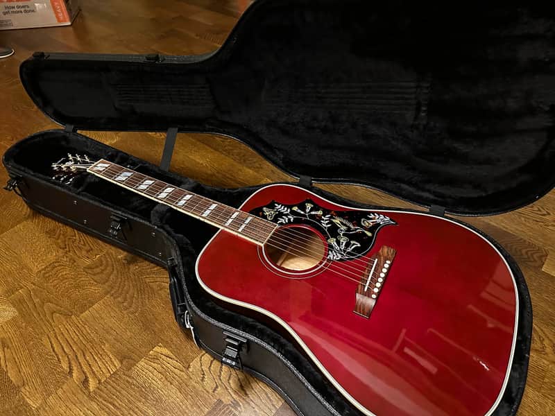 Gibson Hummingbird Standard - Wine Red