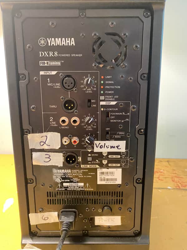 Yamaha DXR8 2-Way 1100-Watt 8" Active Loudspeaker 2010s - Black image 1