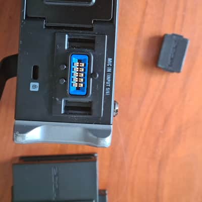 Zoom Zoom F4 Professional Field Recorder | 4-Channel | Power Cable & Battery Compartment image 11