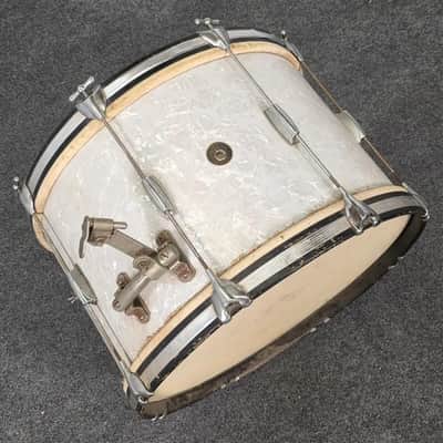 Used Vintage Gretsch Round Badge Bass Drum 22x14 White Marine Pearl - Fair image 3
