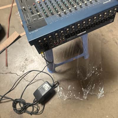 Yamaha MG16/4 console mixer image 4