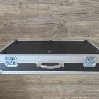 Swan Flight Custom Pedal Board 2023 - Silver and black image 19