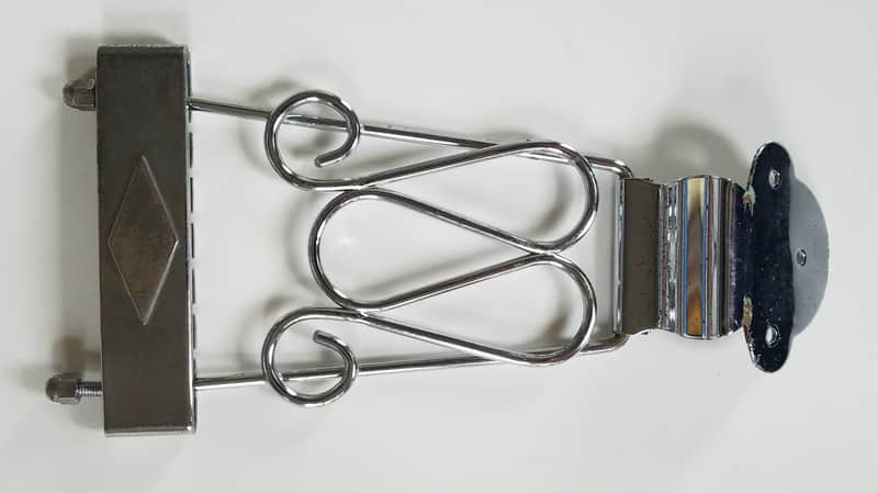 Unbranded Chrome Trapeze Tailpiece. image 1