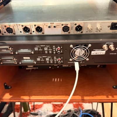 Apogee Symphony I/O Mk II Thunderbolt 16x16 Analog + 16x16 AES/Optical, Dual 8x8S2 image 4