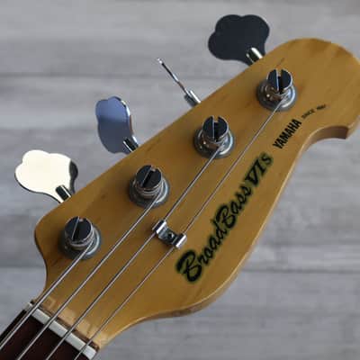 1983 Yamaha Japan BBVIS Medium Scale Broad Bass (Metallic Red