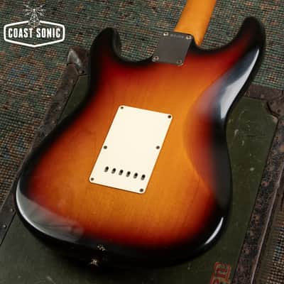 1997 Fender American Vintage Reissue '62 Stratocaster with original case AVRI image 10