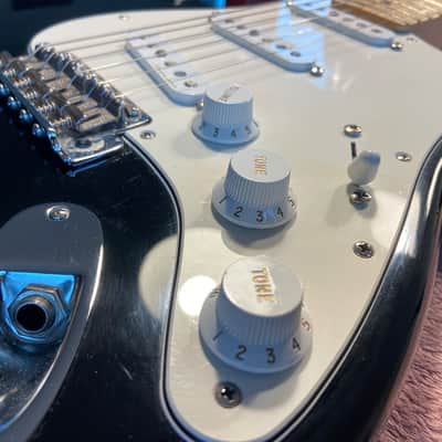 Fender Eric Clapton Stratocaster “Blackie” – USA – Maple Neck – Original Case – Excellent Condition image 7