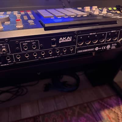Akai MPC2500 Music Production Center 2005 - 2013 - Black image 2