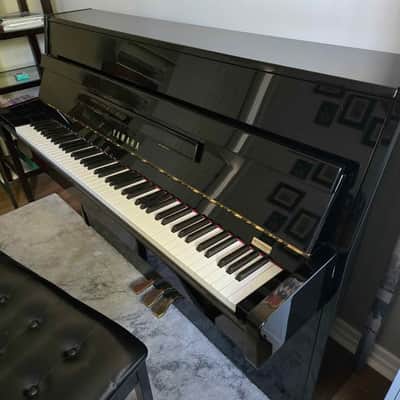 Piano Droits Yamaha C109 (2004 - Ébène Poli) image 2