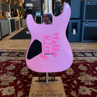 Squier Hello Kitty Stratocaster 2024 - Present - Pink image 5