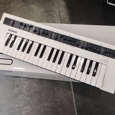 Yamaha Reface CS