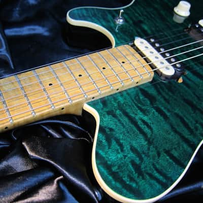Music Man EVH Signature Model / Green Quilt top image 4