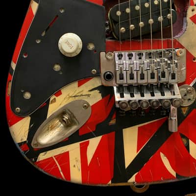 EVH frankenstrat Lefty franky type 2018-2023 - Black & Red, White image 4