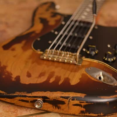Fender Stratocaster Standard Sunburst Heavy Relic Nitro Custom Shop 69's image 9
