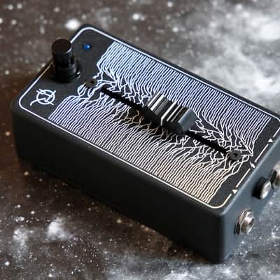 Volume division pedal Joy division Unknown pleasure Black Eye clean Boost image 3