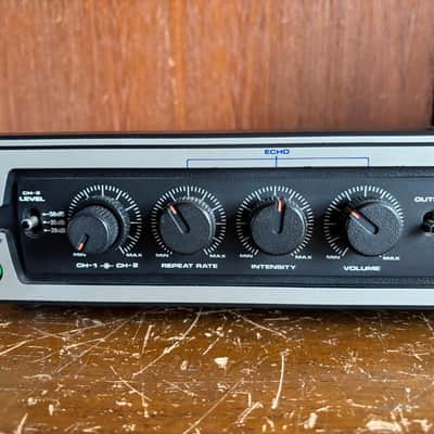 Roland DC-20 Analog Echo Vintage Guitar Effect Box MN3005 chip image 3