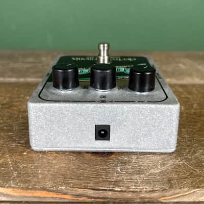Electro-Harmonix Stereo Pulsar Analog Tremolo 2007 - Present - Blue image 7