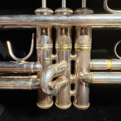 Bach Stradivarius Trumpet Model 37, Silver Finish image 4
