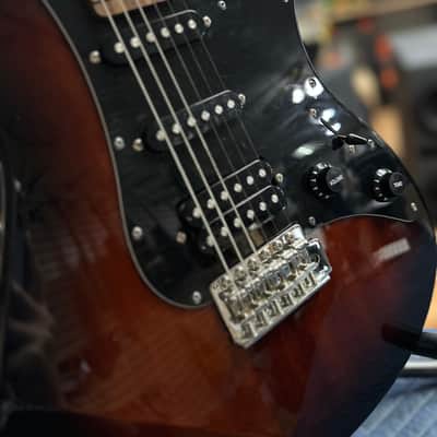 Yamaha PAC012DLX Pacifica - Sun Burst image 3
