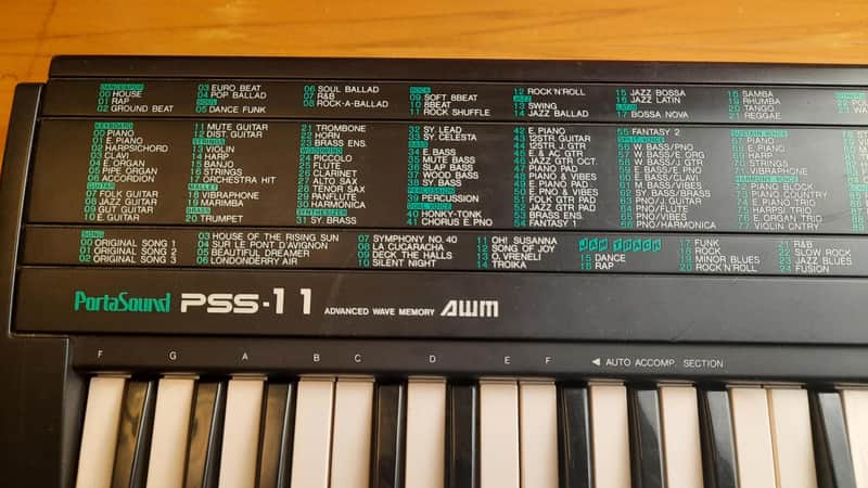 YAMAHA PSS-11 エレクトロニクス　キーボード YAMAHA PSS-11 (sound and styles demonstration) Hi Q. sound - YouTube