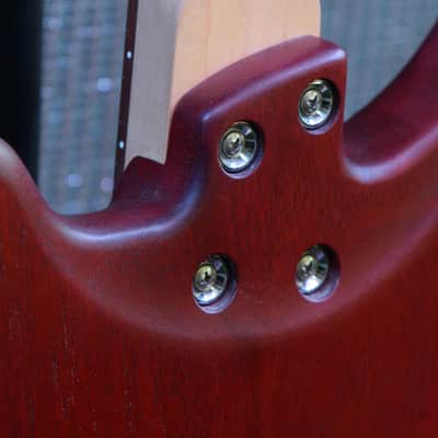 Benavente 200 Series 2003 - Wine Red image 14