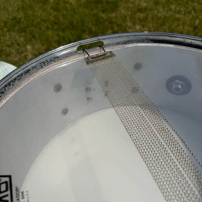 Gretsch 4102 Renown 14x5.5" 8-Lug Snare Drum with Round Badge 1958 - 1966 Tri-Tone Blue and Silver image 12