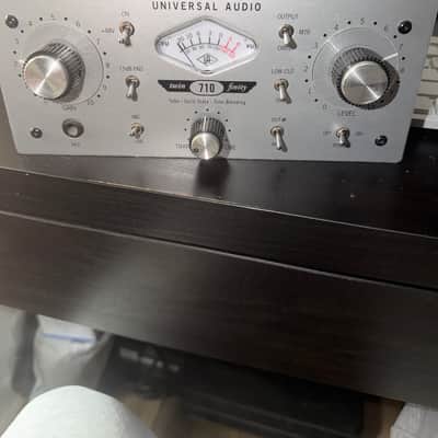アンプ UNIVERSAL AUDIO twin 710 finity 710 Twin-Finity Tone-Blending Mic Preamplifier – Universal Audio