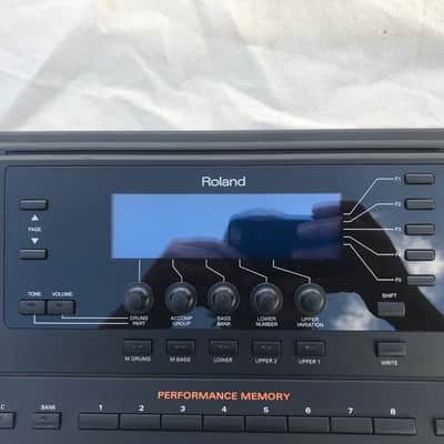 Roland G-800 Arranger Workstation 64-Voice Polyphony Synthesizer image 4