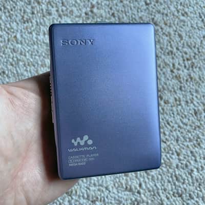 Sony WM-EX921 Walkman Cassette Player, Awesome Purple ! Working : ) image 7