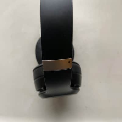 Beats by Dre Solo 4 Wireless Headphones image 2