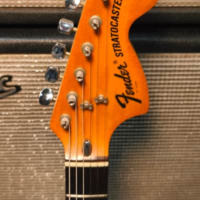 Fender Stratocaster with 3-Bolt Neck, Maple Fretboard 1975 Sunburst image 10